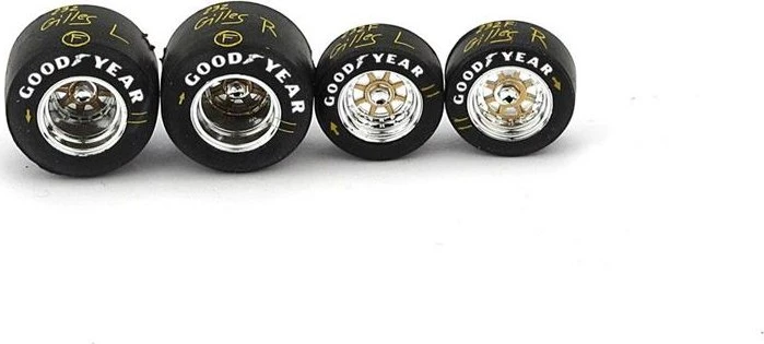 PNEUMATIC SETS WITH ANT+ POST WHEELS 1982 IN 1:43 SCALE FROM BRUMM