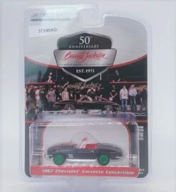 1967 Chevrolet Corvette Convertible *RARE GREEN Nlight In 1:64 Scale By Greenlight