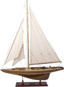 Endeavour Classic Wood Yacht By Authentic Models