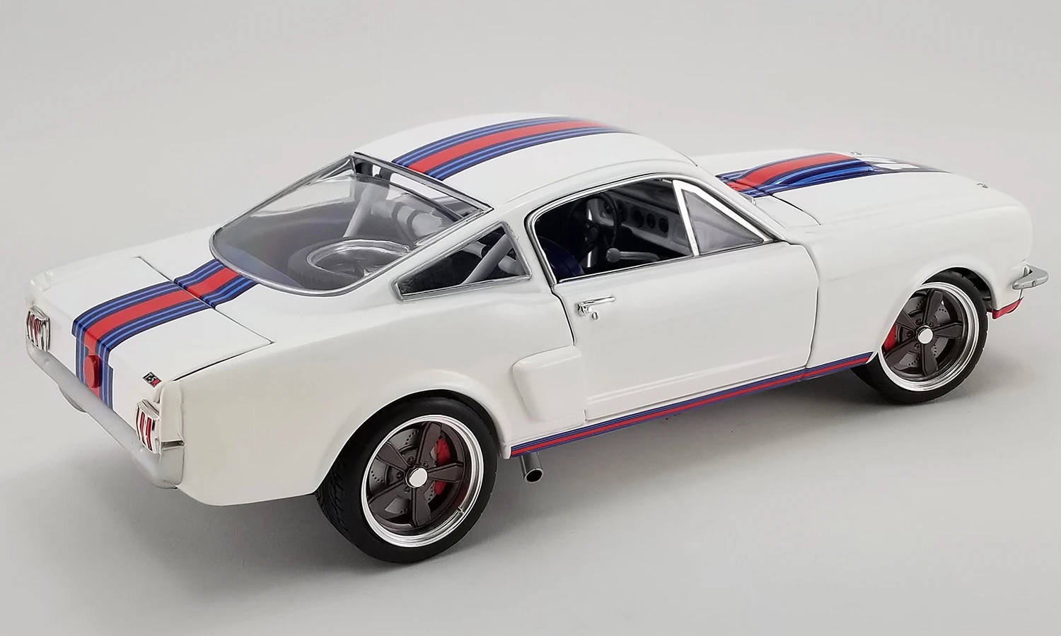 1965 SHELBY GT350R STREET FIGHTER LE MANS In 1:18 Scale - Image 2
