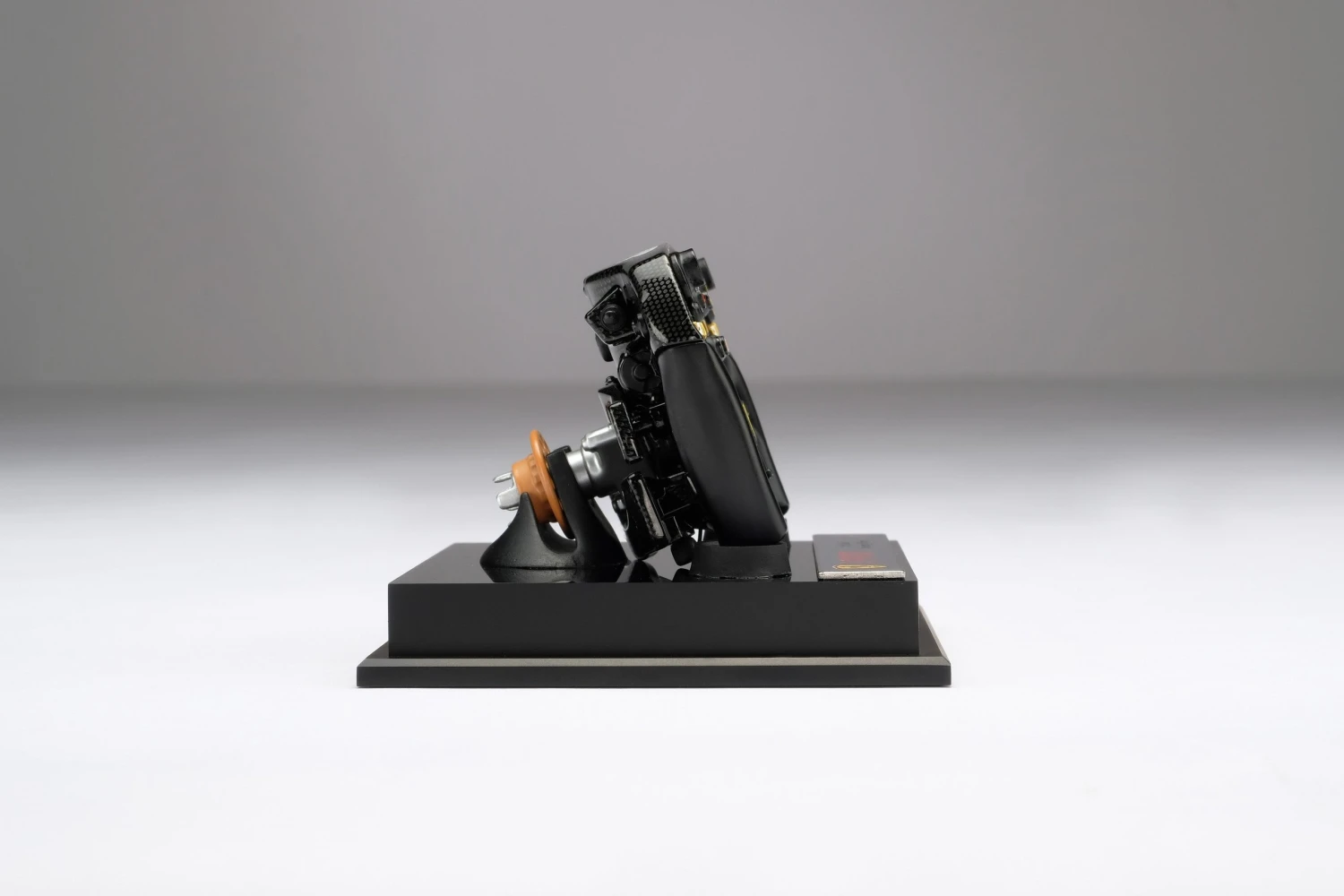 2022 FERRARI F1-75 STEERING WHEEL In 1:4 Scale - Image 4