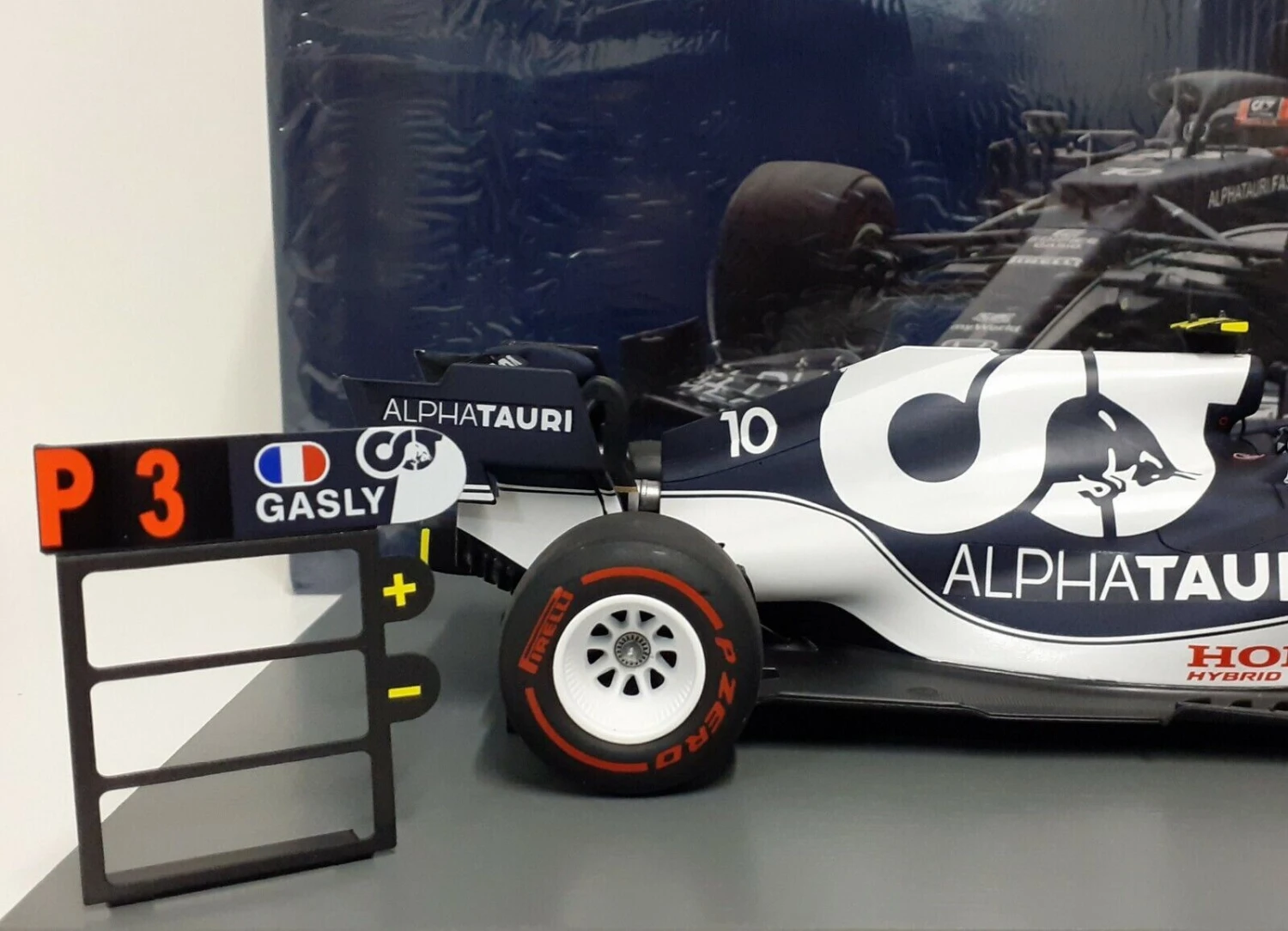 ALPHATAURI AT02 #10 SCUDERIA In 1:18 Scale By Spark - Image 5