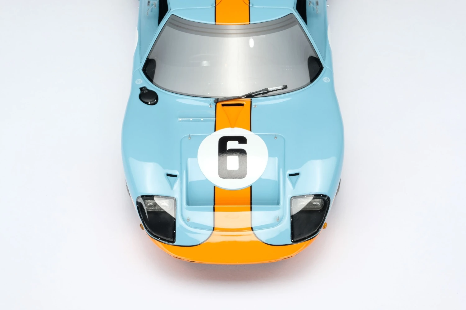 1969 FORD GT40 LE MANS WINNER In 1:18 Scale - Image 9