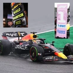2022 World Champion Max VERSTAPPEN WINNER JAPANESE GP With Pitboard In 1:18 Scale