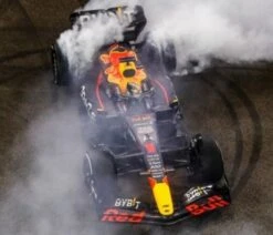 2022 Oracle Red Bull Racing RB18 No.1 Abu Dhabi GP Max Verstappen In 1:18 Scale