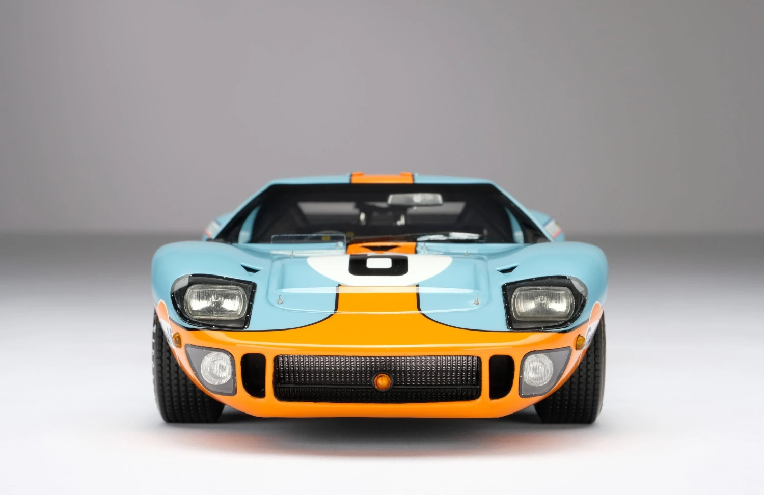 1969 FORD GT40 LE MANS WINNER In 1:18 Scale - Image 2