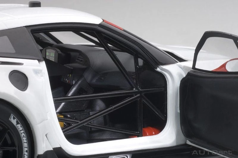 2016 Corvette C7.R In White W Red Accents Diecast Model In 1:18 Scale By AUTOart - Image 4