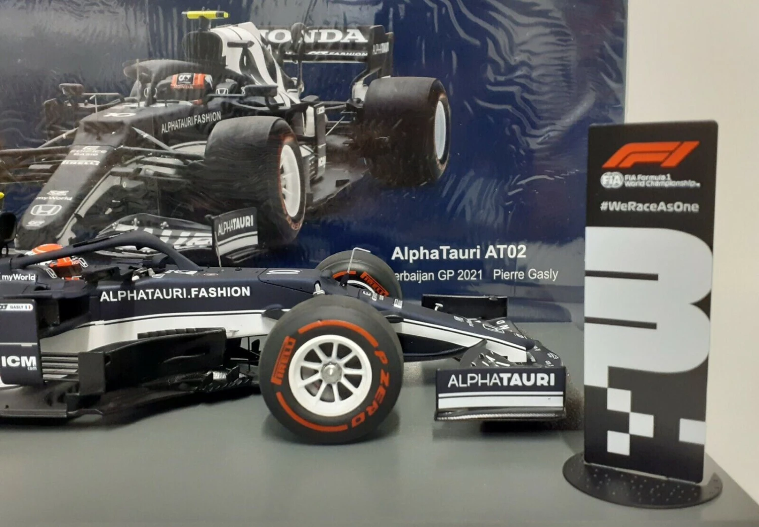 ALPHATAURI AT02 #10 SCUDERIA In 1:18 Scale By Spark - Image 6