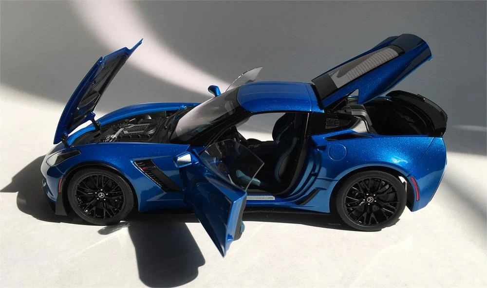 2016 Corvette C7 Z06 In Laguna Blue Model In 1:18 Scale By AUTOart - Image 2