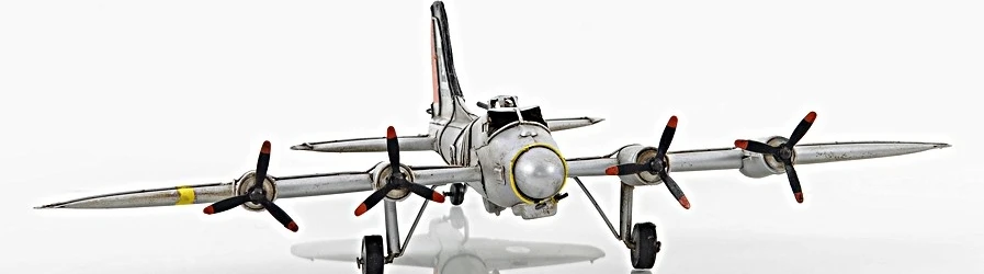 B-17 Flying Fortress By Old Modern Handicrafts