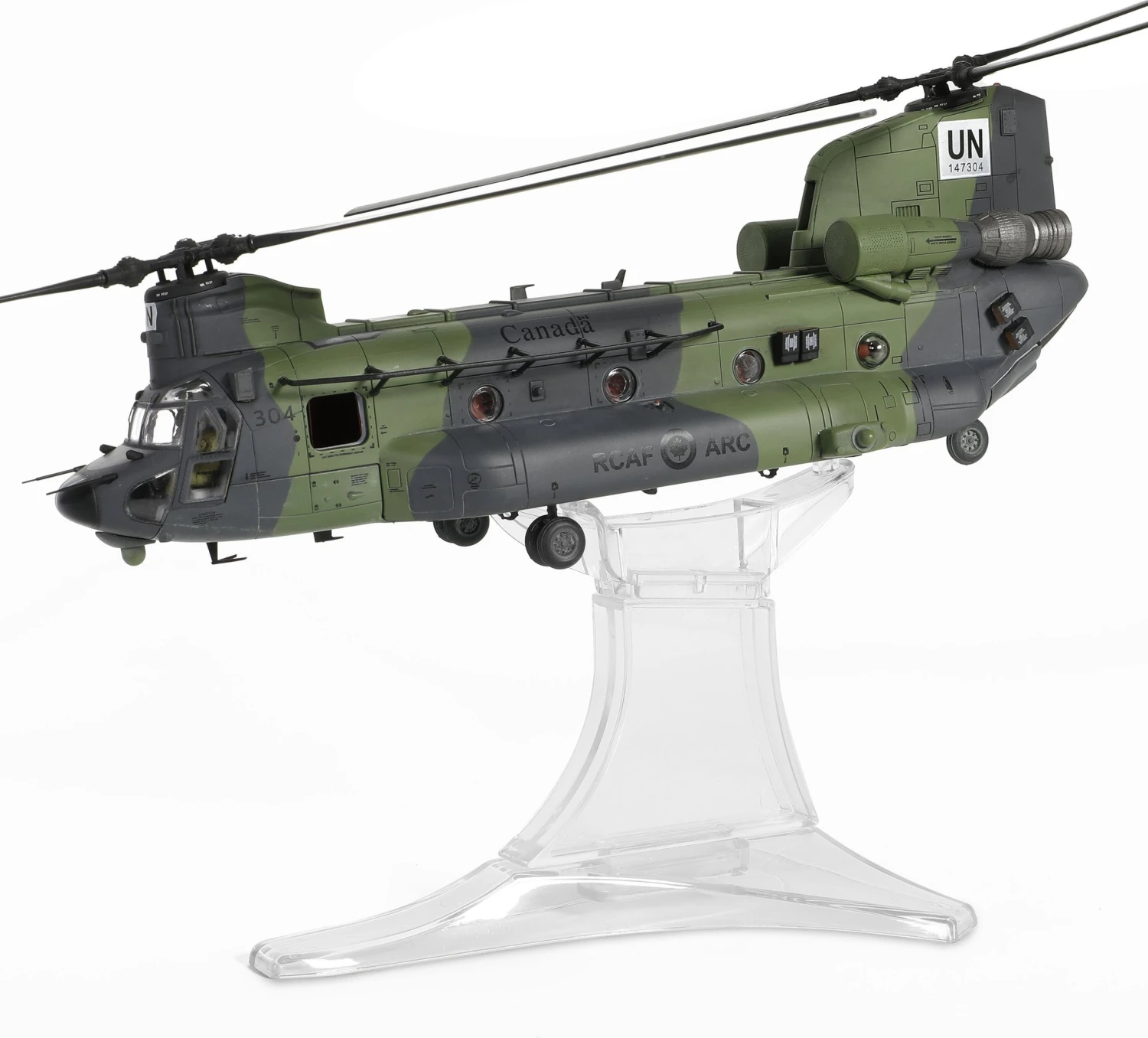 Royal Canadian Boeing Chinook Ch-147F 304 Helicopter In 1:72 Scale By Forces Of Valor